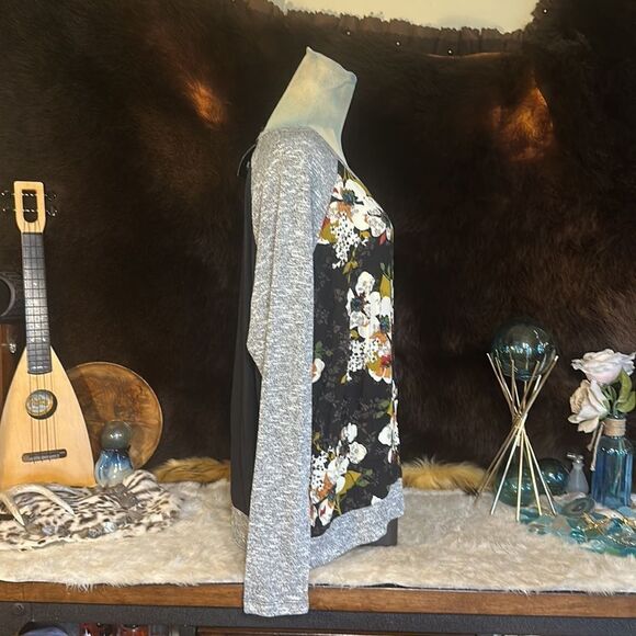 Kut from the Kloth shirt XL (3190) NWT - Picture 3 of 8